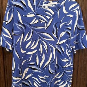Chico's Blue and White Graphic Short Sleeve Blouse